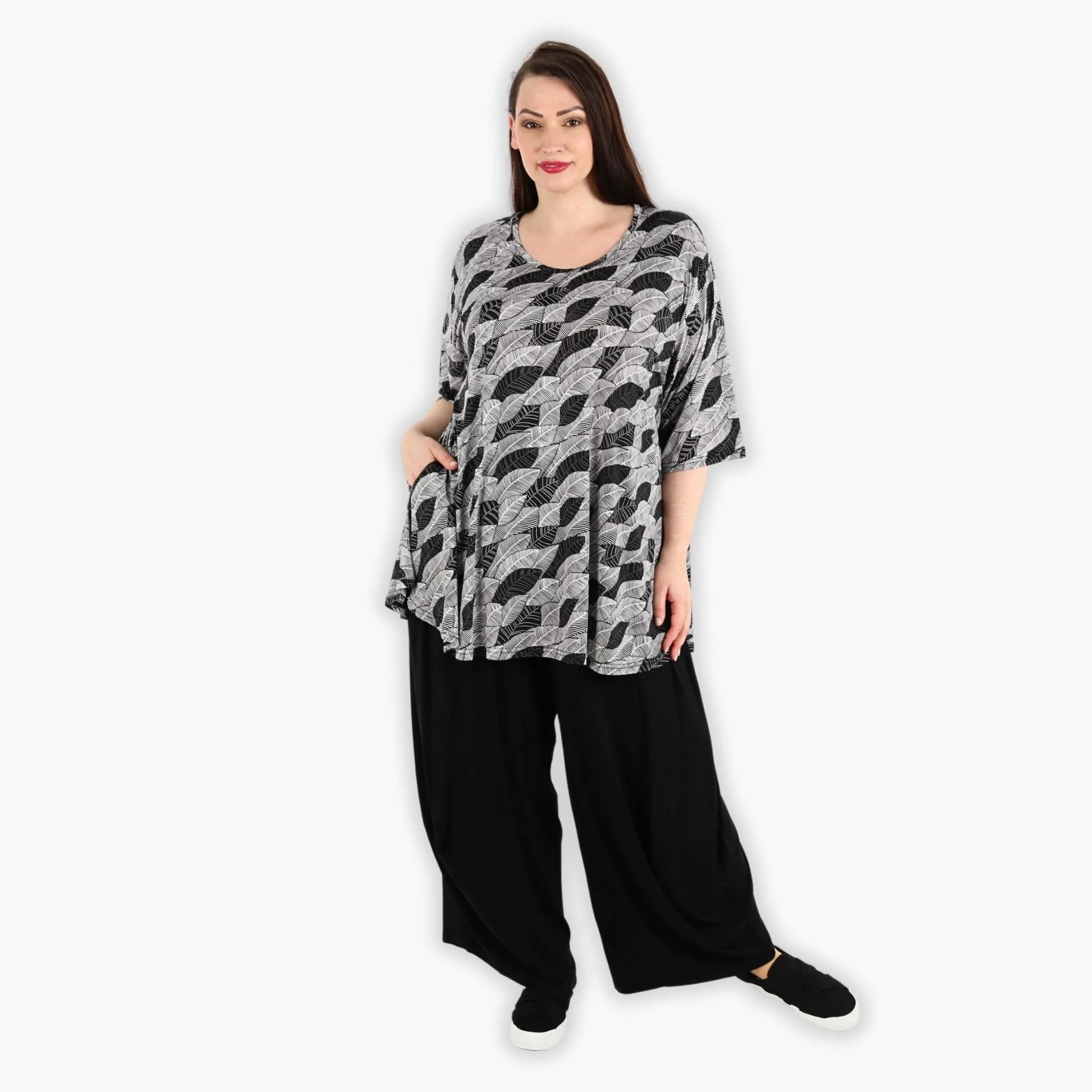 AKH Fashion Shirt in Glocken-Form, aus Viskose, 1287.01892, Schwarz-Weiß, Blumen, Schick