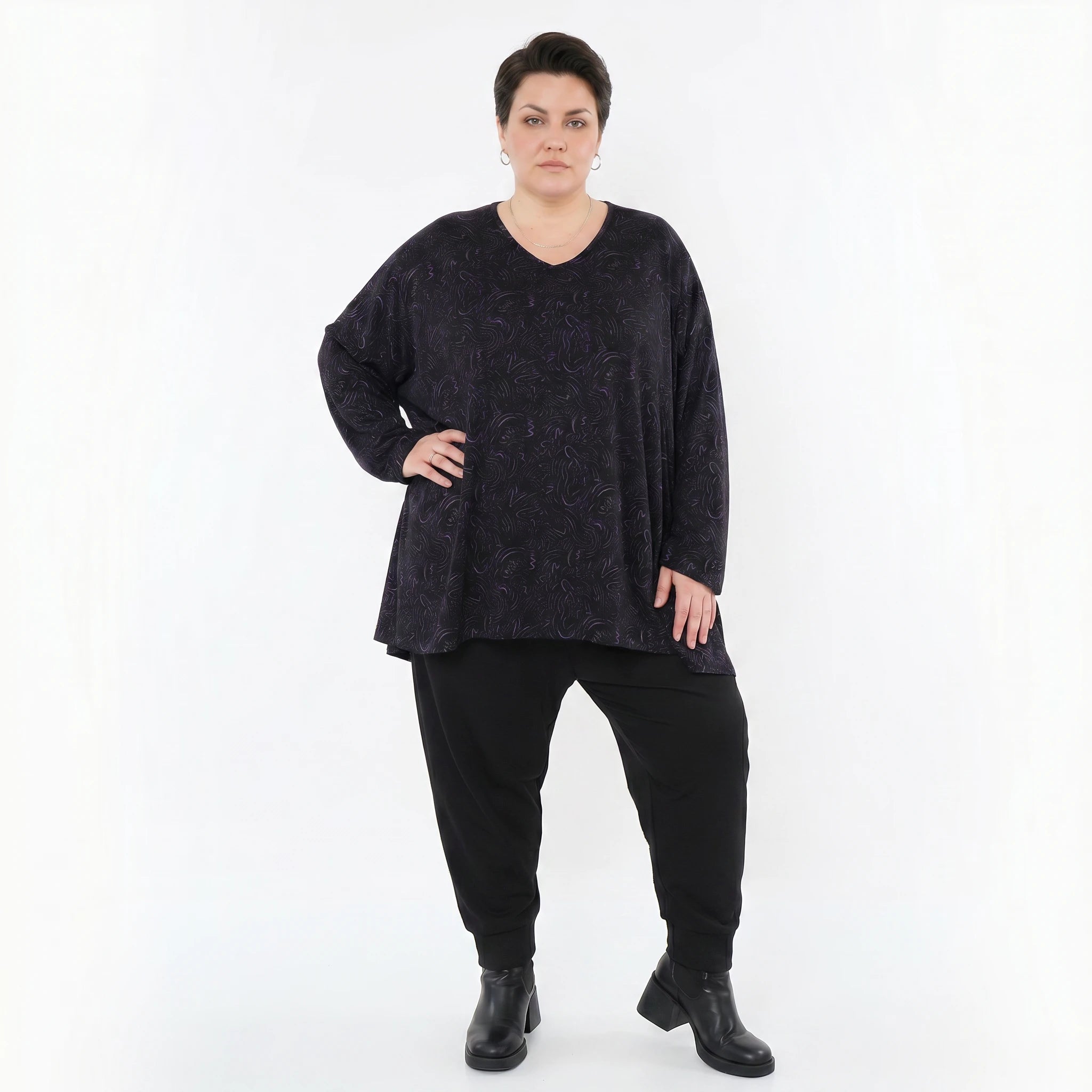A-Form Bigshirt von AKH Fashion aus Materialmix, 1516.00593, Schwarz/Violett/Grau, Kringel