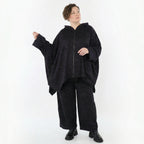 Weite Jacquardhose in Schwarzviolettgrau mit Kringelmuster und Flügeltaschen Stretch