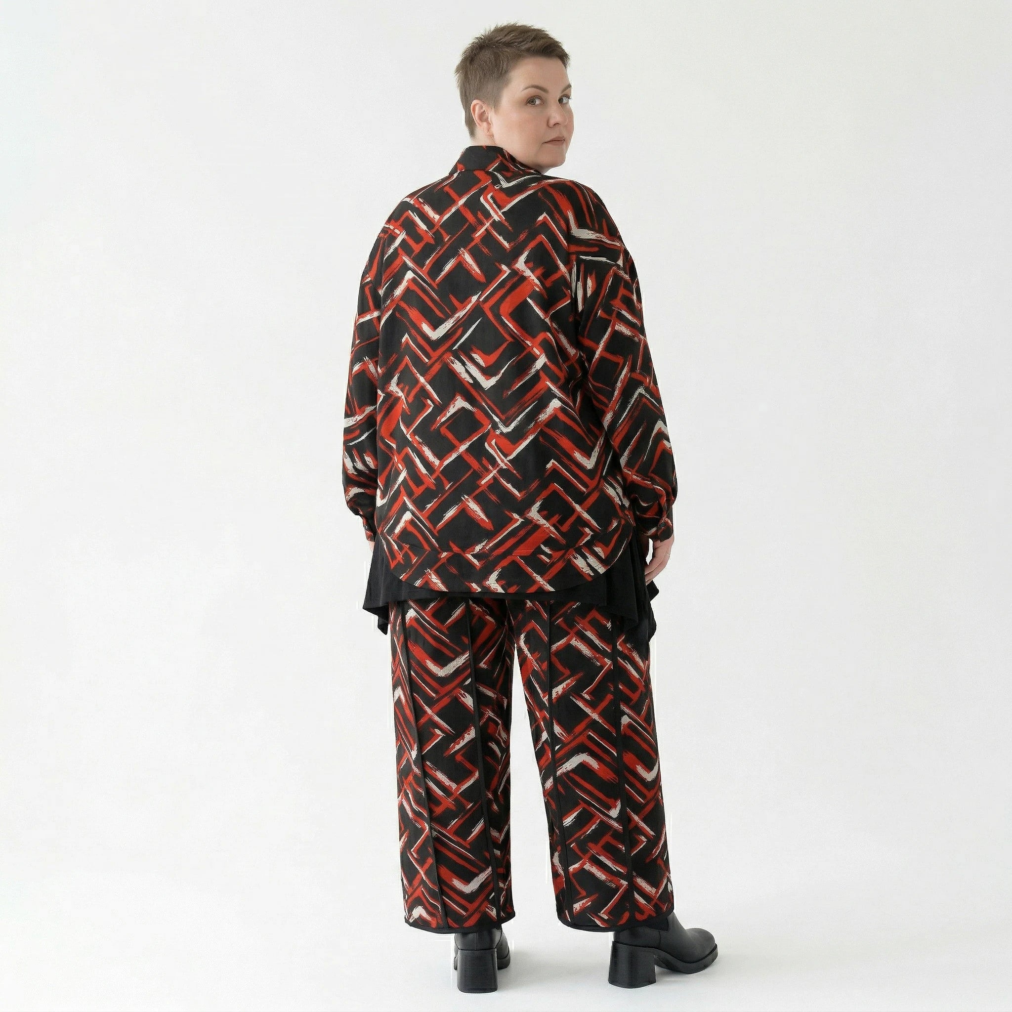 AKH Fashion Jacke in gerundeter Form, aus Viskose, 1517.06910, Schwarz/Rot/Weiß, Schick