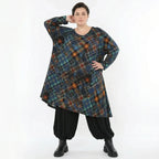 Kariertes Multicolor Feinstrickshirt in A-Form mit Rundhals und Langarm weich fallend
