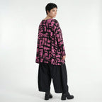 Oversize Shirt in Fuchsiaschwarz mit Pinselstrichmuster A-Form V-Ausschnitt Langarm weich