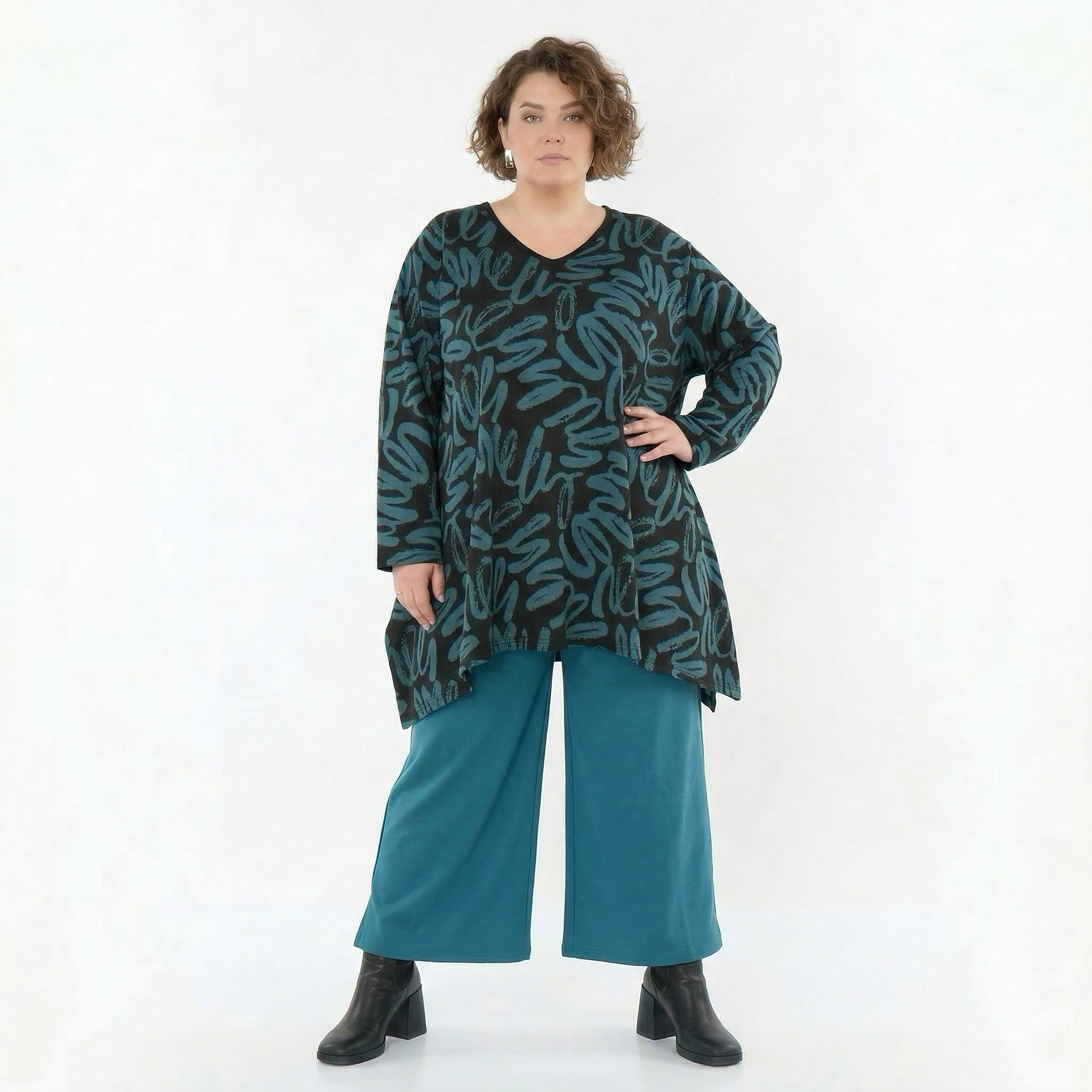 A-Form Bigshirt von AKH Fashion aus Materialmix, 1529.01019, Schwarz/Petrol, Kringel, Schick