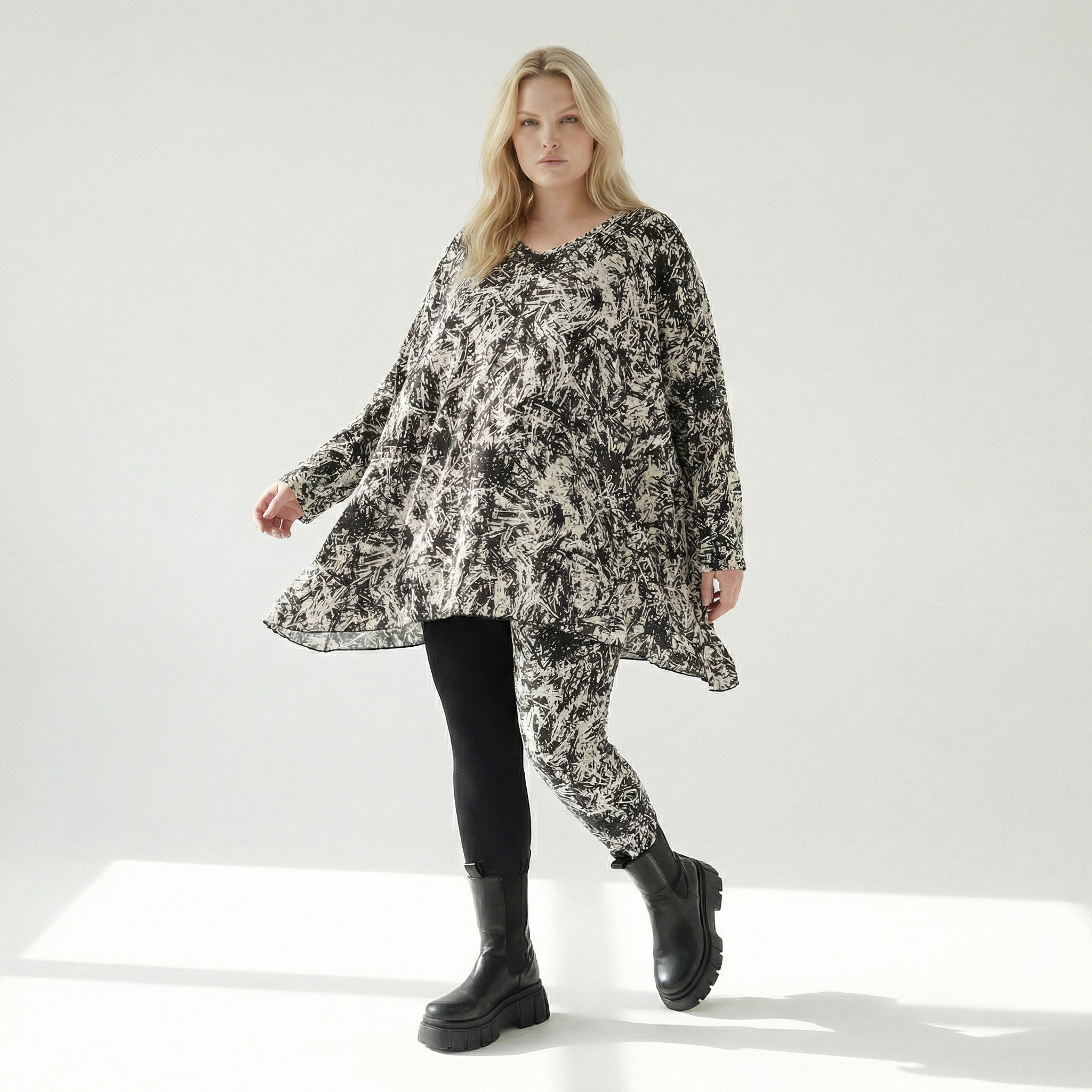  A-Form Bigshirt von AKH Fashion aus Viskose, 1559.00593, Schwarz/Weiß, Abstrakt, Ausgefallen