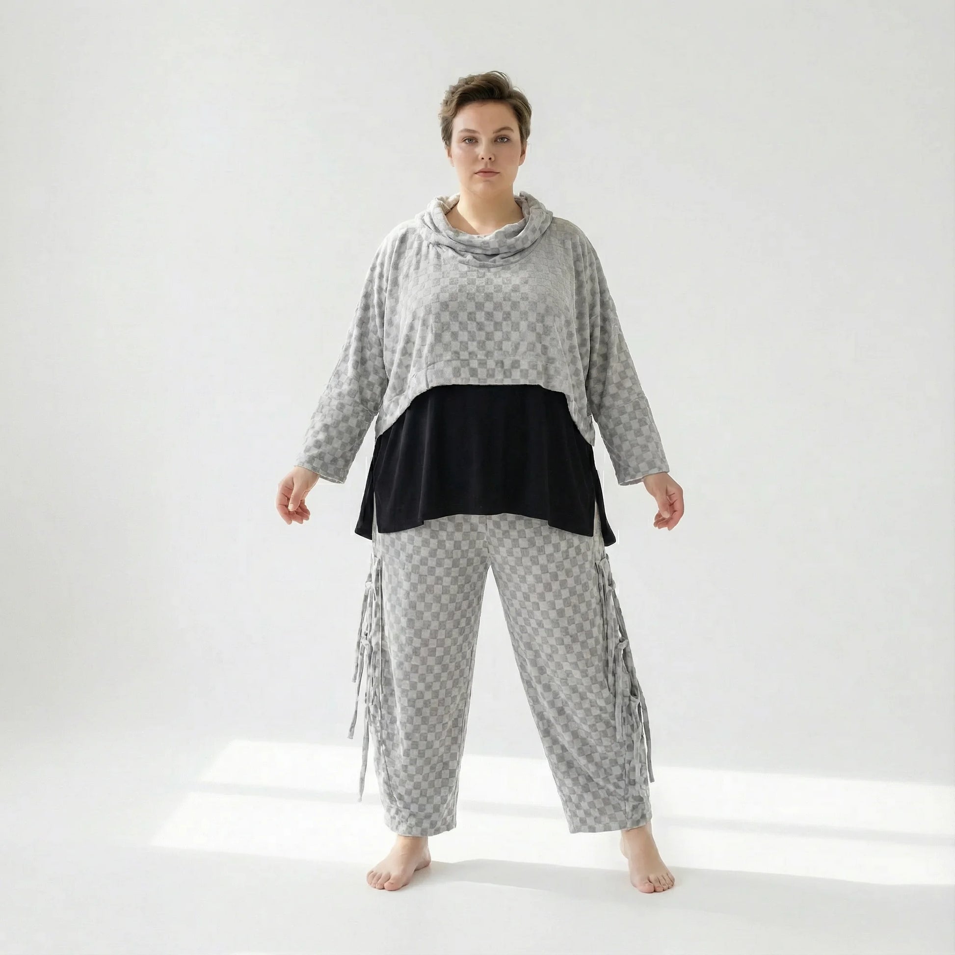  AKH Fashion Überwurf in kastiger Form, aus Viskose, 1540.7011R, Grau, Kariert, Schick