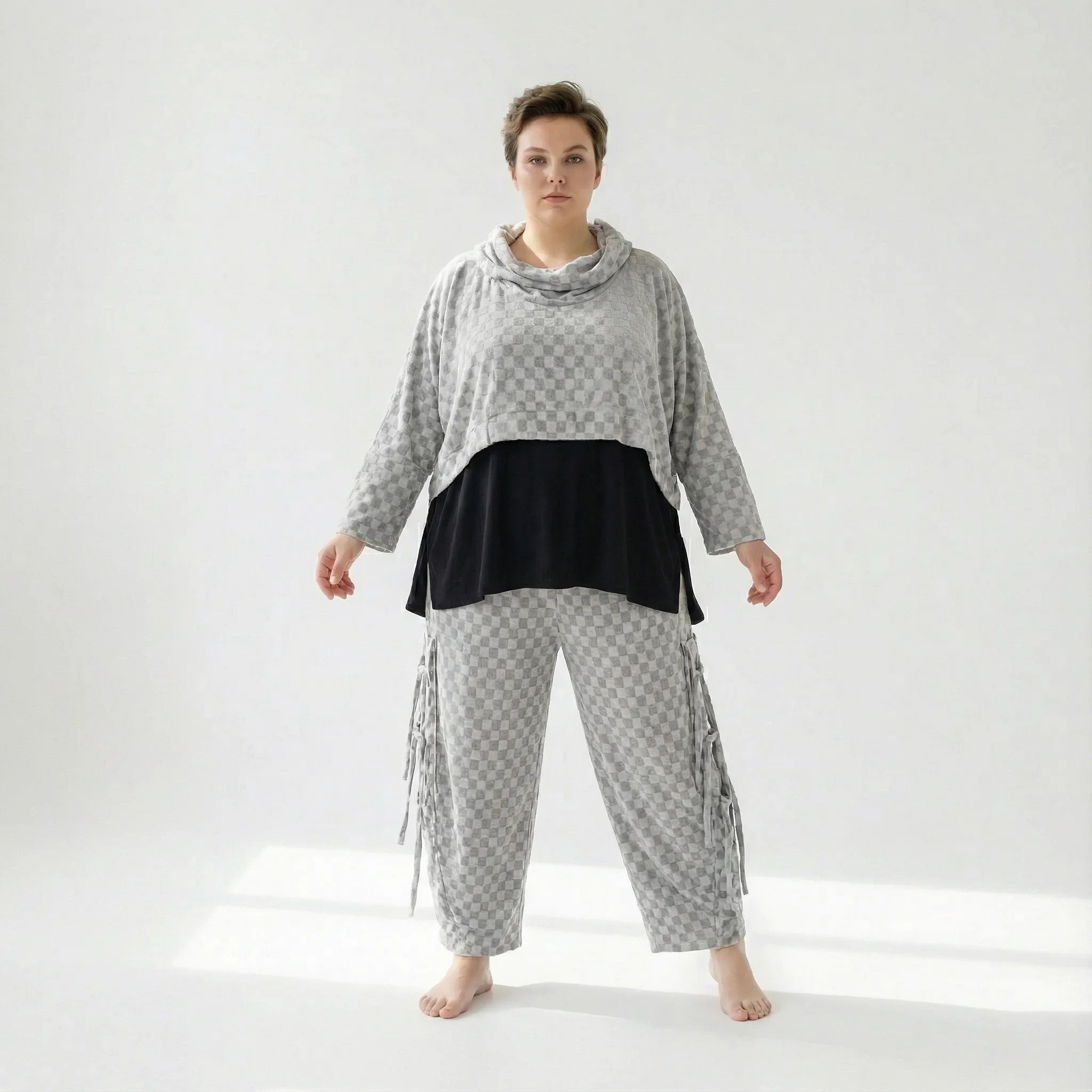  AKH Fashion Überwurf in kastiger Form, aus Viskose, 1540.7011R, Grau, Kariert, Schick