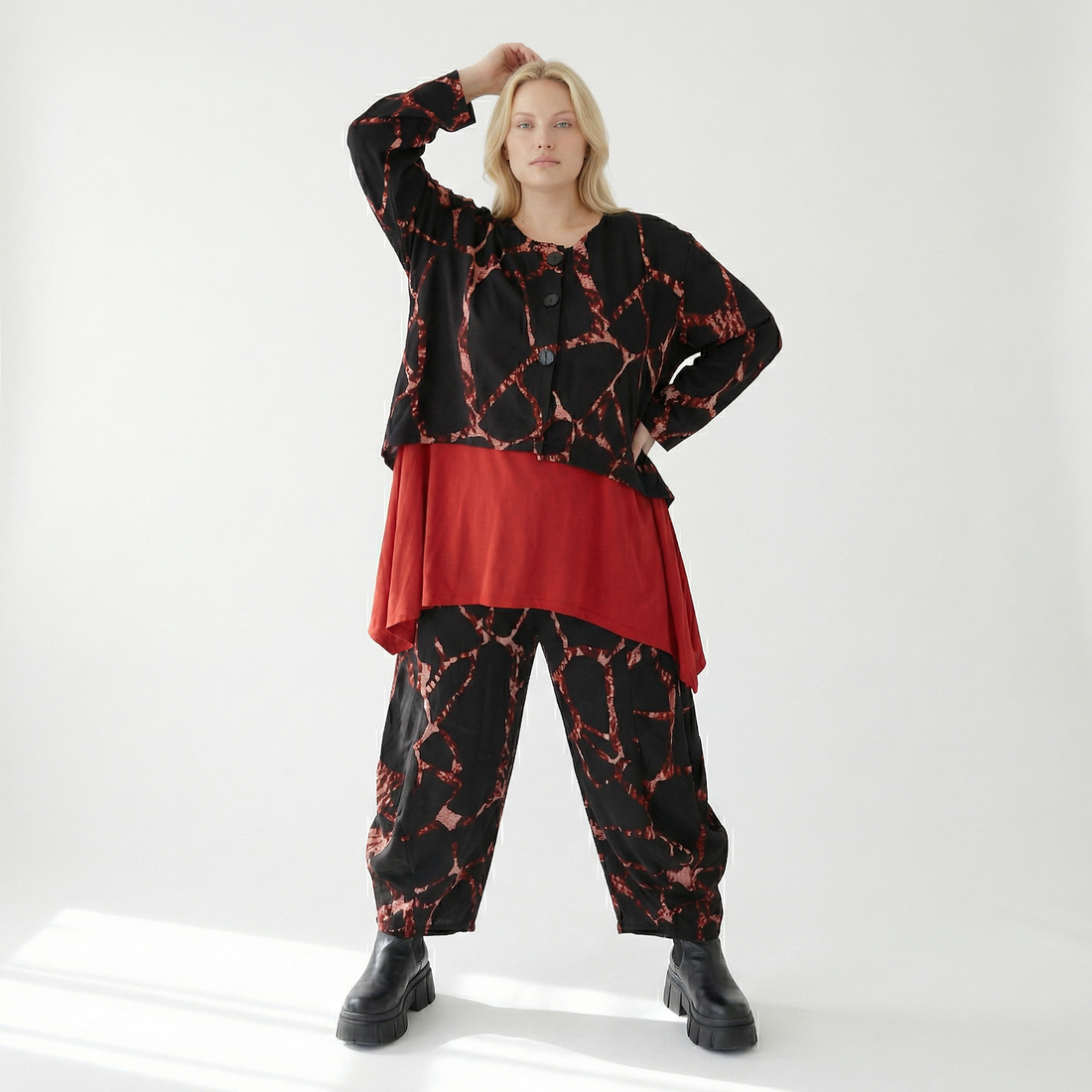  AKH Fashion Jacke in gerundeter Form, aus Materialmix, 1563.00130, Schwarz/Multi, Grafik