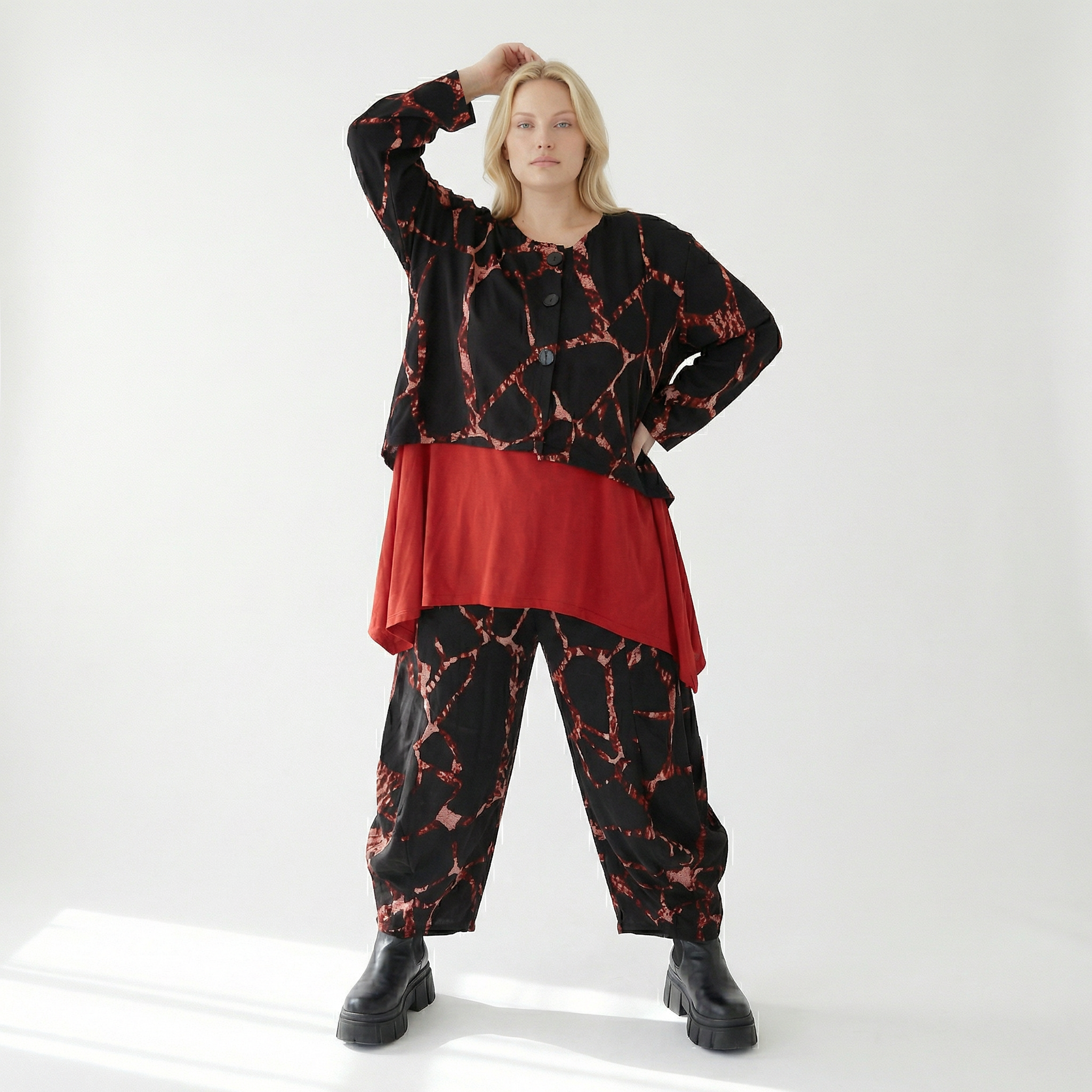  AKH Fashion Jacke in gerundeter Form, aus Materialmix, 1563.00130, Schwarz/Multi, Grafik