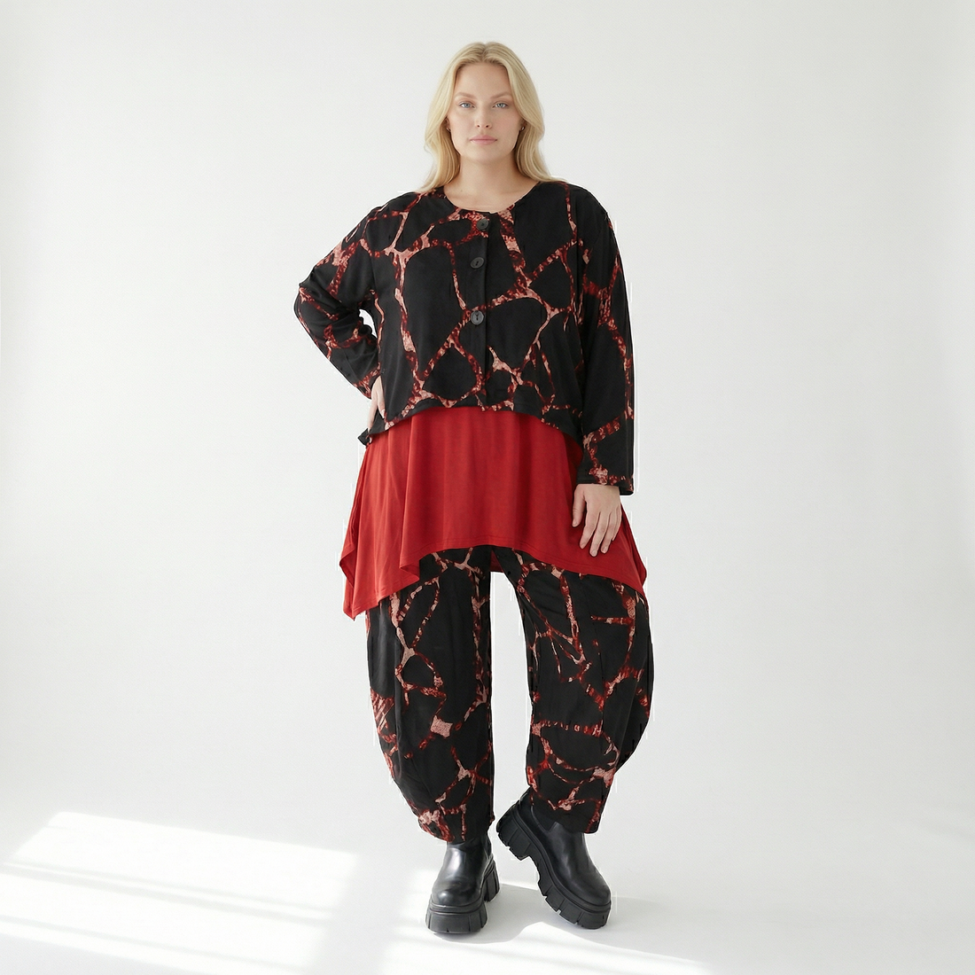  AKH Fashion Jacke in gerundeter Form, aus Materialmix, 1563.00130, Schwarz/Multi, Grafik