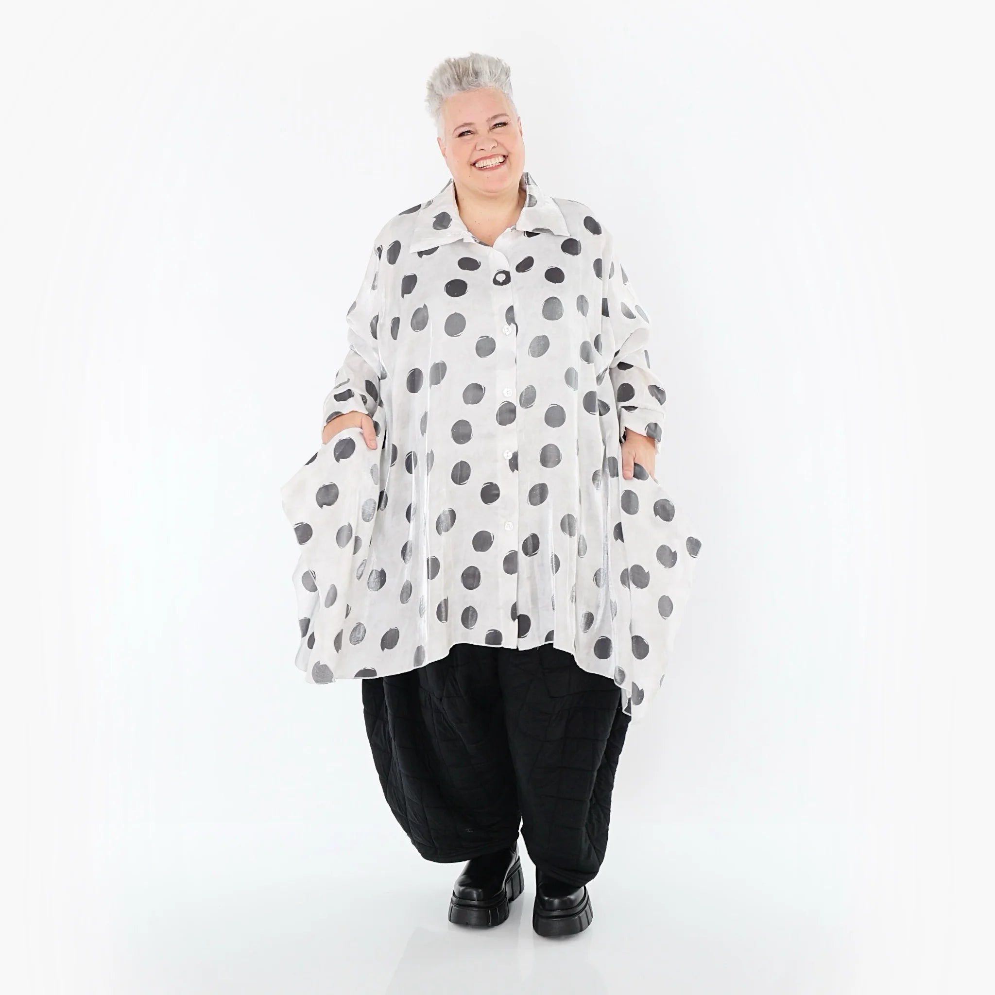  A-Form Bluse von AKH Premium aus Viskose, P1026.6917, Weiß/Grau, Punkte, Ausgefallen