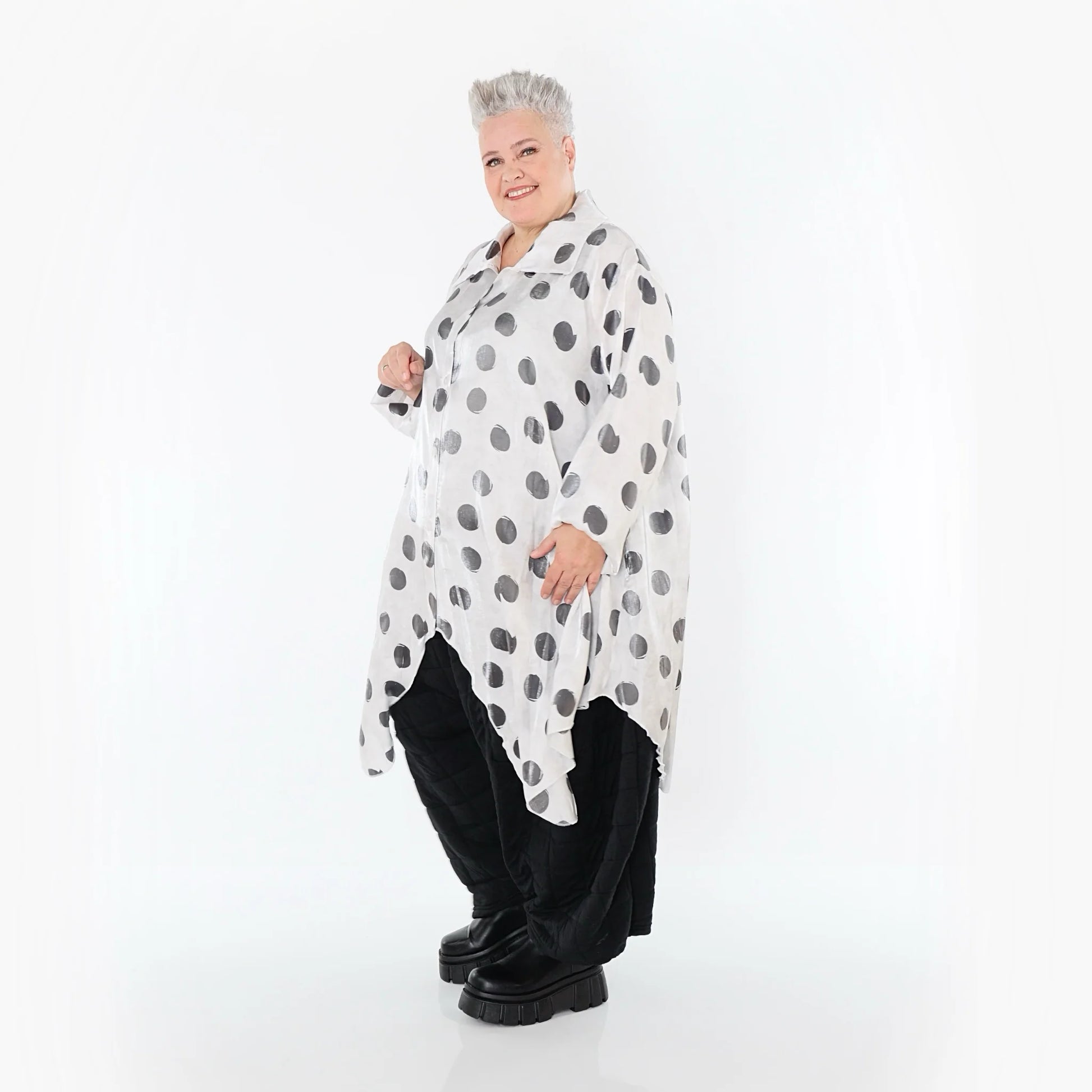  Zipfel Bluse von AKH Premium aus Viskose, P1026.7150, Weiß/Grau, Punkte, Ausgefallen