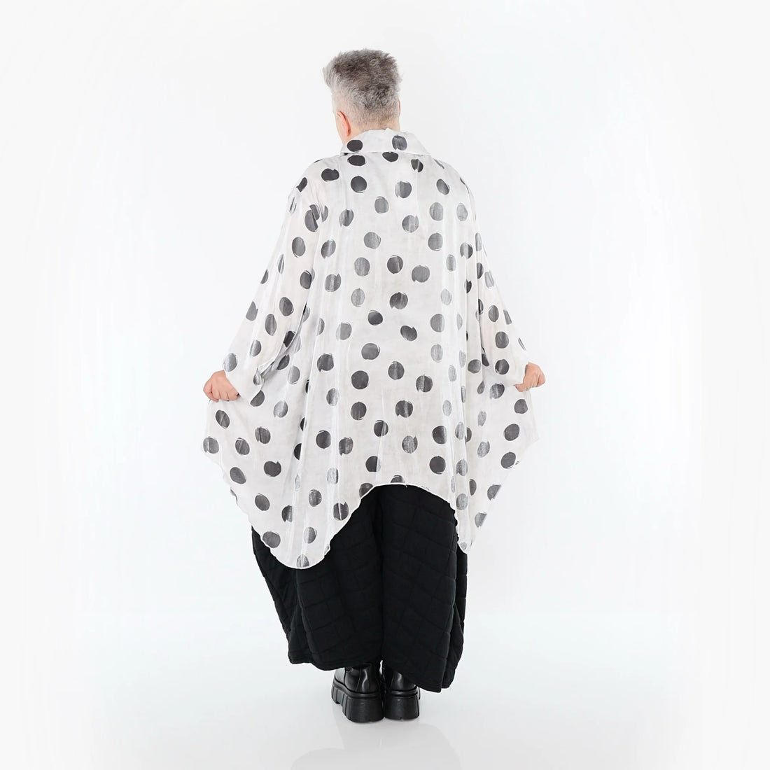  Zipfel Bluse von AKH Premium aus Viskose, P1026.7150, Weiß/Grau, Punkte, Ausgefallen