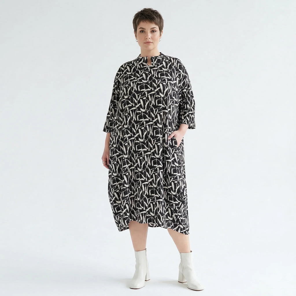 Stilvolles Ballon Kleid im ausgefallen legeren Lagenlook aus pflegeleichtem Stretchmaterial, Schwarz/Weiß