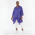 Legere Glockenform Bluse aus feiner Popeline mit raffiniertem Lagenlook und anpassbarer Raffung, Lila