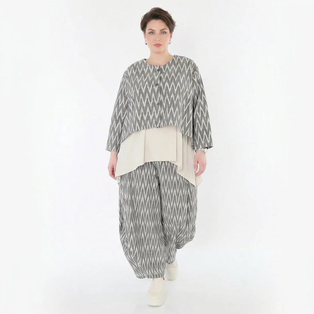 Lagenlook Jacke aus leichter Leinen Baumwolle mit ausgefallenem Zickzack Muster, Grau/Ecru