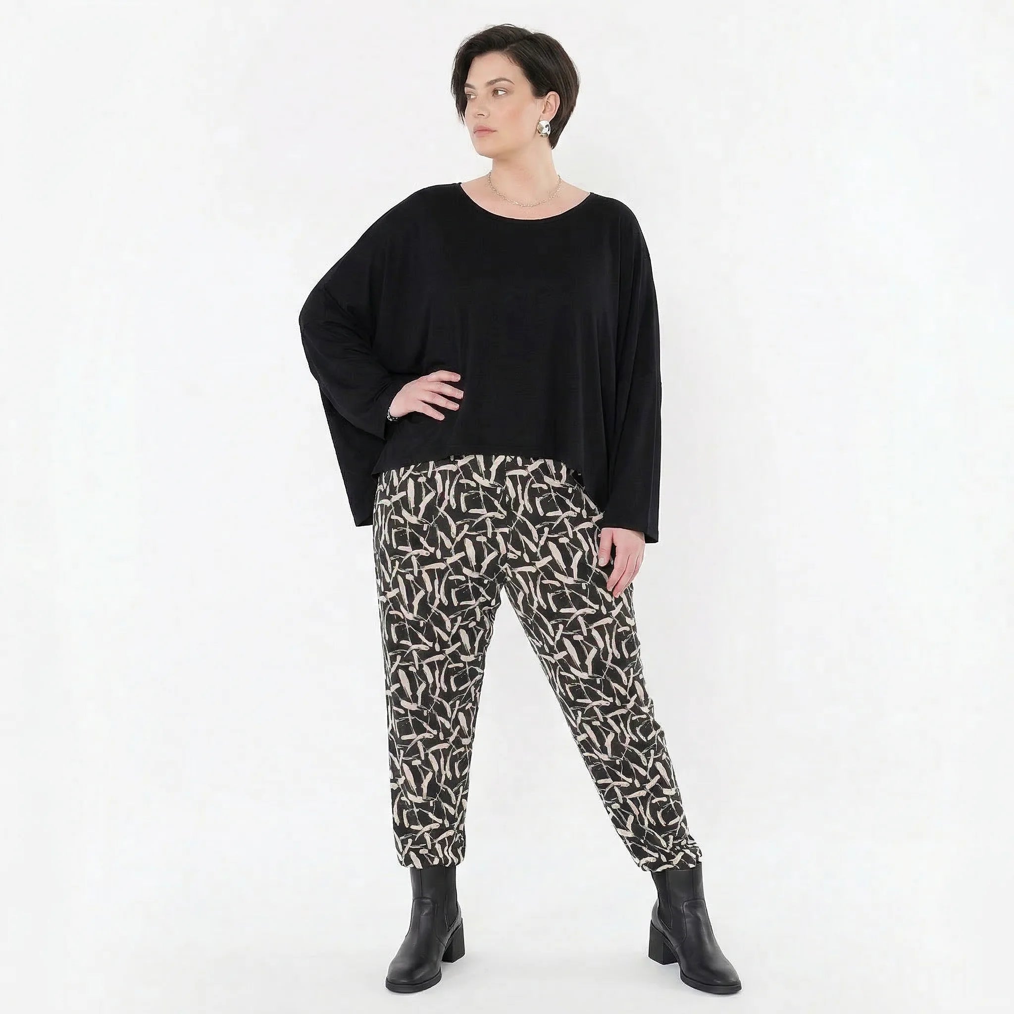 Oversize-Lagenlook Shirt aus feinem, stretchigem Jersey mit legerem Schnitt und Rundhals, Schwarz