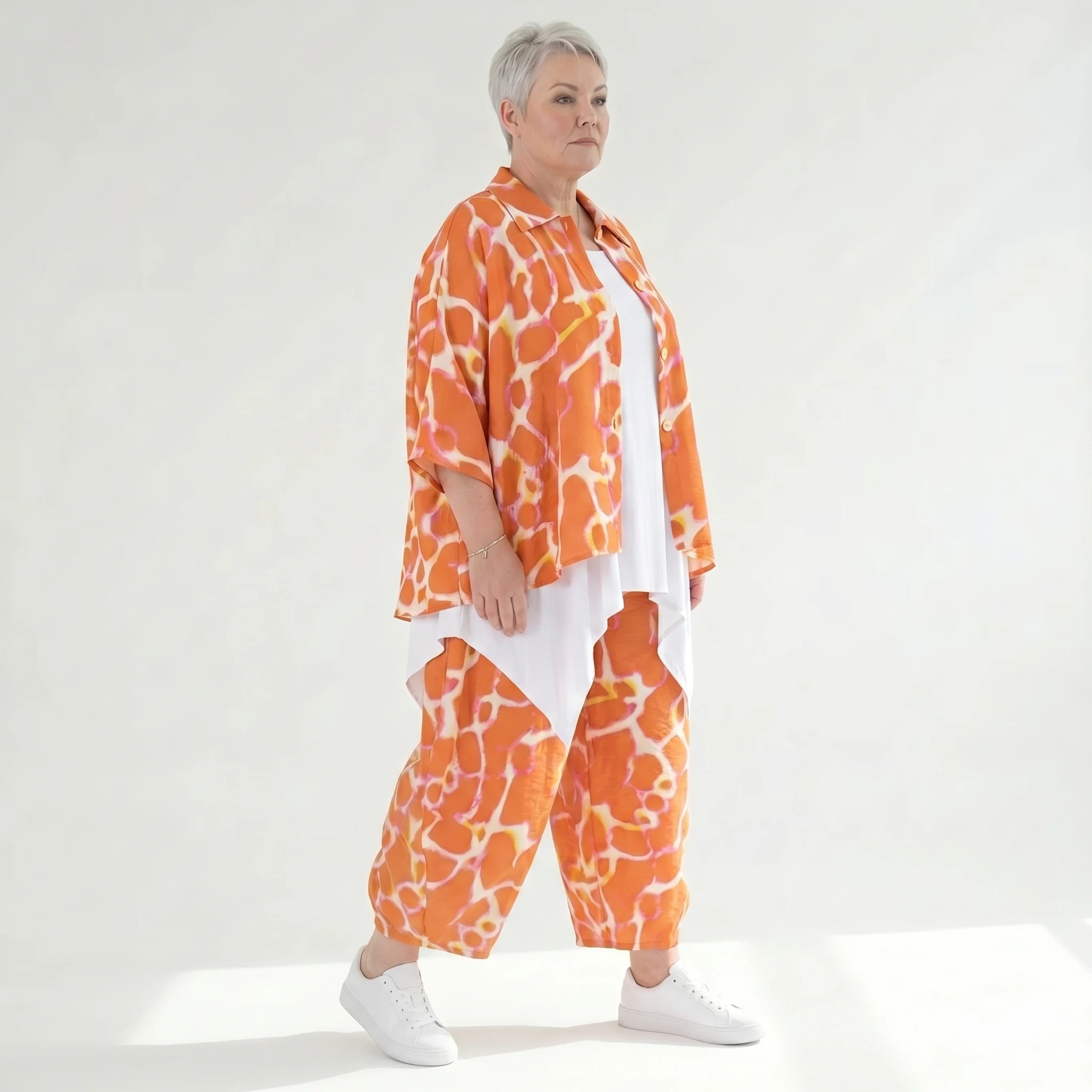 Stilvolle Lagenlook Bluse aus weich fließender Popeline mit schimmernder Oberfläche und Batikmuster, Orange/Weiß