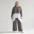 Modernes Lagenlook Highlight aus stretchigem, fließendem Material mit Rautenprint, Schwarz/Weiß