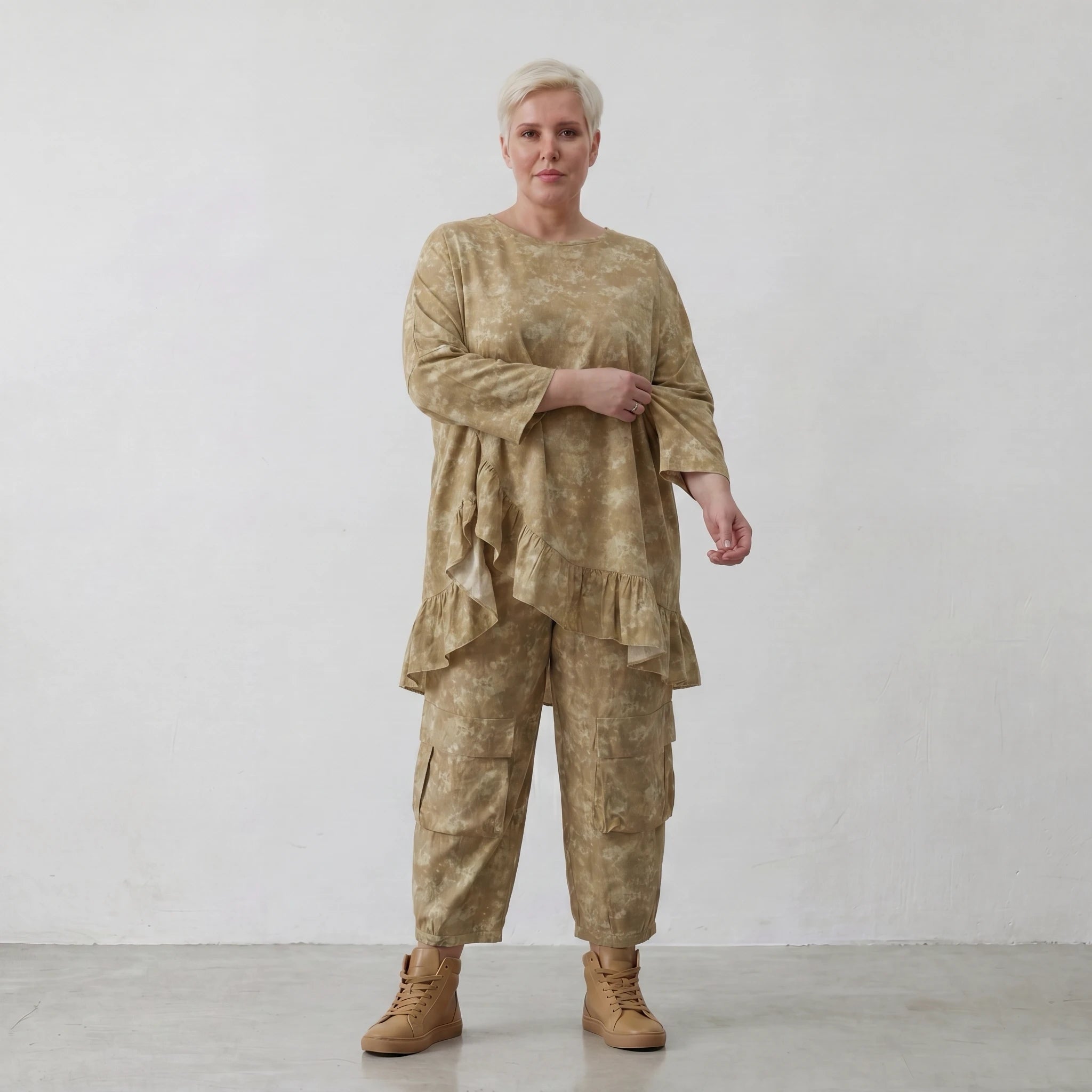 Luftiges Oversize Lagenlook Big Shirt in feiner Baumwoll-Popeline mit Batikmuster, Camel