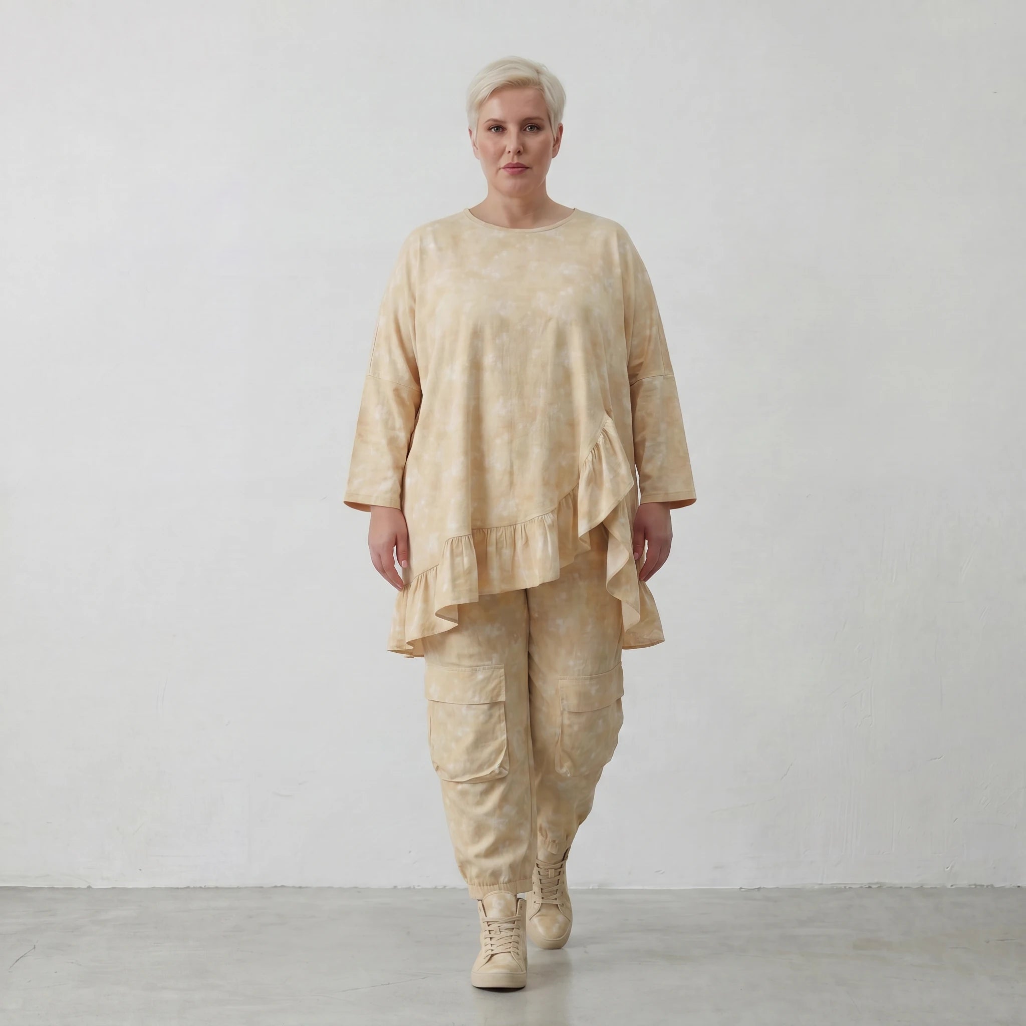 Luftig leichtes Oversize Lagenlook Shirt aus feiner Baumwollpopeline mit ausgefallenem Batikmuster, Vanille