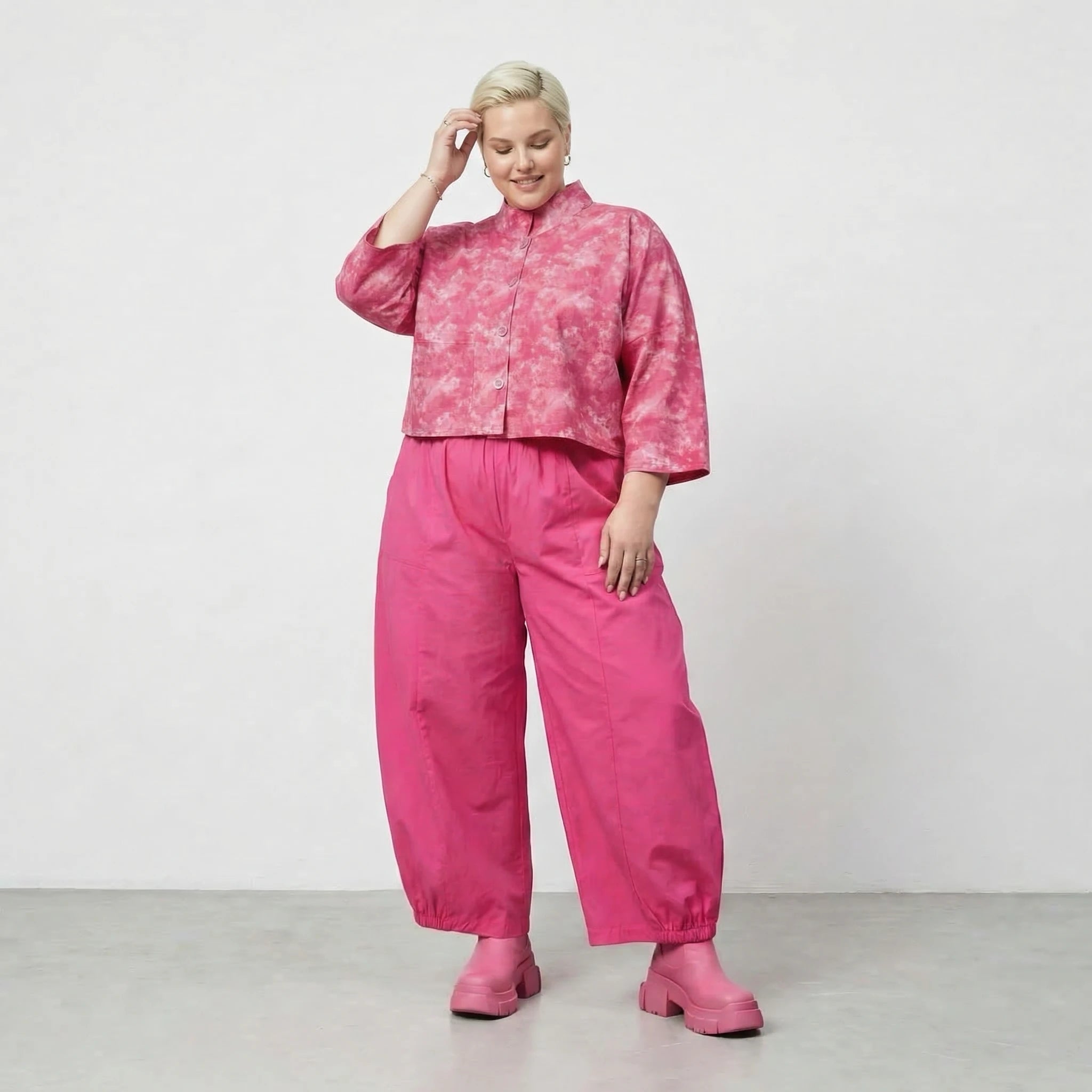 Stilvolle Oversize Jacke aus feiner, leichter Baumwolle im ausgefallenen Lagenlook, Batik, Fuchsia