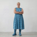 Luftiges Ballon Kleid aus feiner Baumwolle im ausgefallenen Lagenlook mit Batikmuster, Aquablau