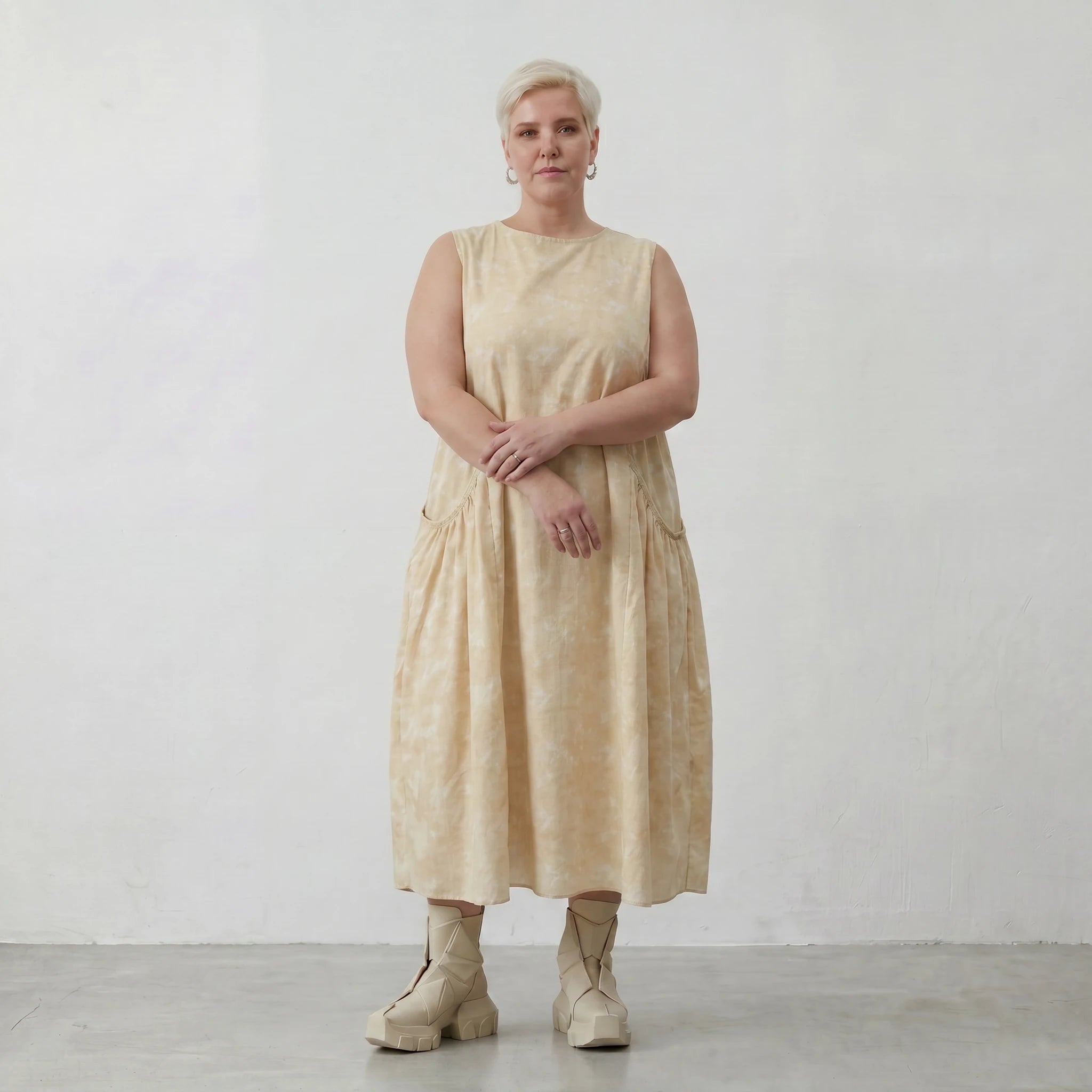 Luftiges Ballonkleid aus reiner Baumwolle im angesagten Lagenlook mit Batik Akzent, Vanille