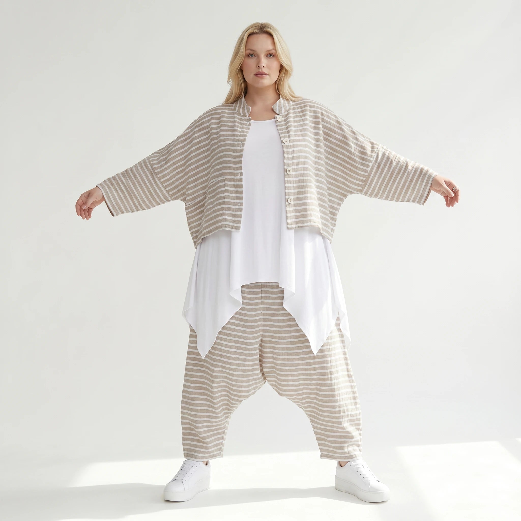 Stilvolle Oversize Jacke in lässigem Lagenlook mit leichter Leinen Optik und Streifen, Sand/Weiß