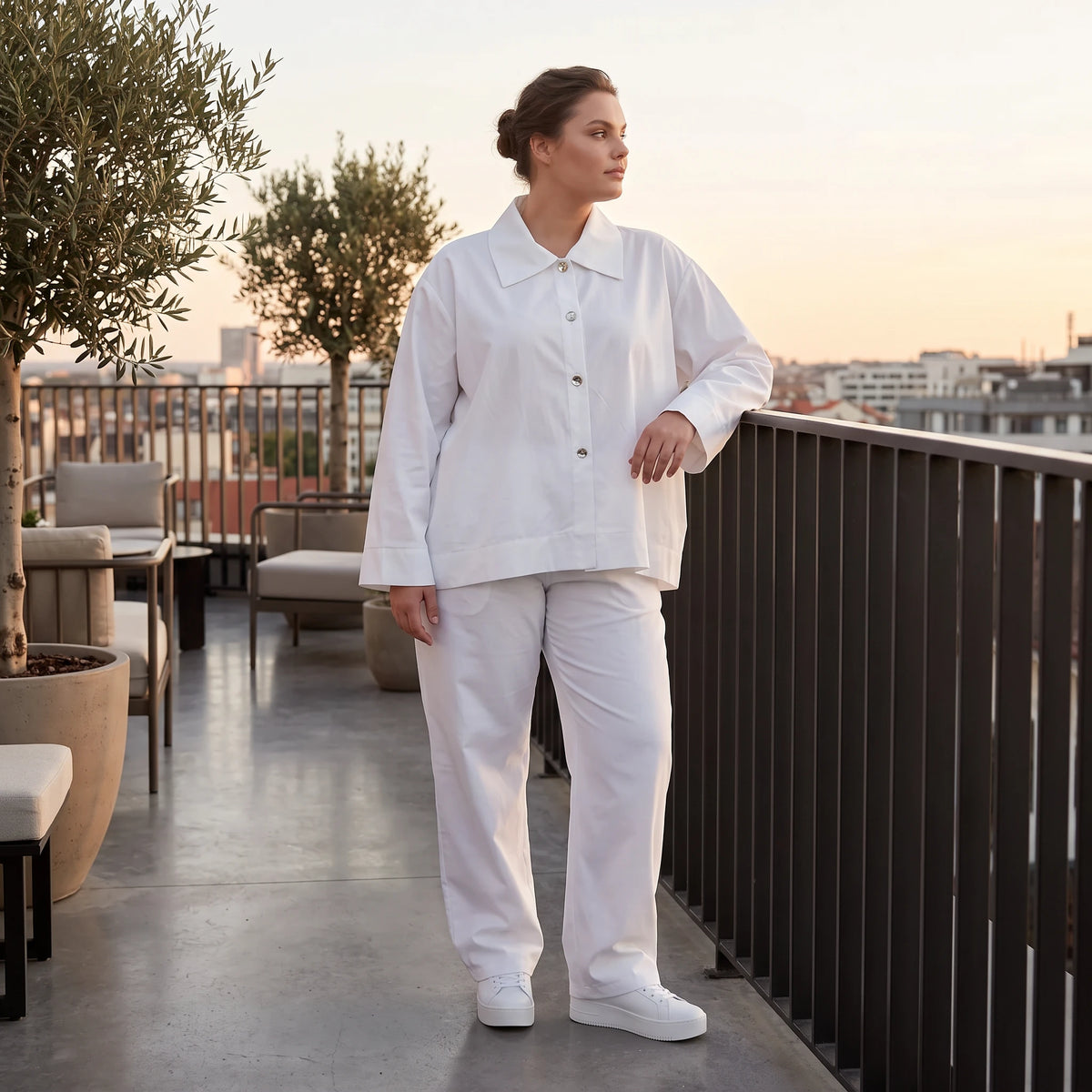 Zeitlose weisse Karottenhose aus Viskosemix weich elastisch leger modern leicht Lagenlook