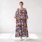 Fließendes Sommerkleid in Schwarz aus zartem Viskose Popeline mit gerüschtem Stufenvolant