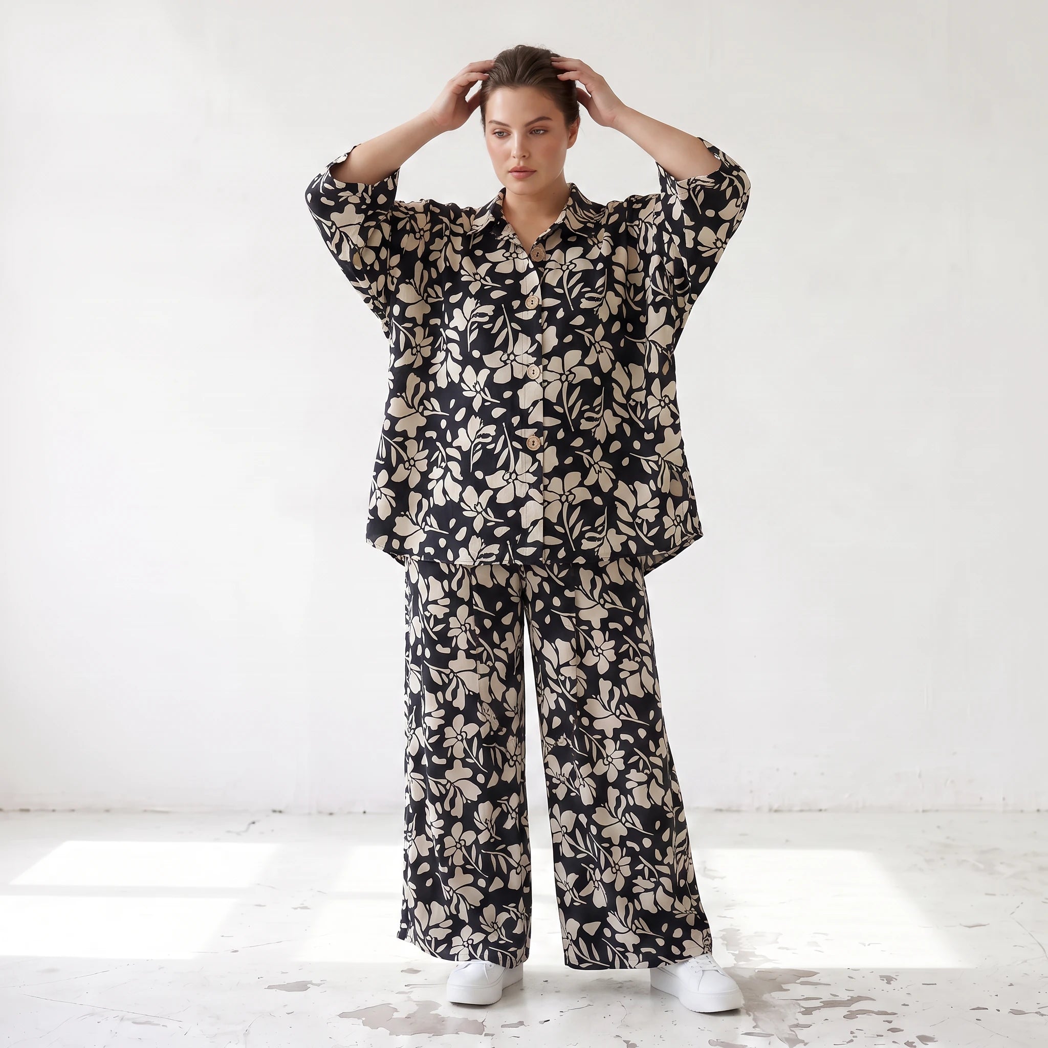 Damen Bluse Lagenlook Viskose Schwarz/Ecru, gerader Schnitt, Langarm, Knopfleiste, Oversize große Größen – AKH Fashion