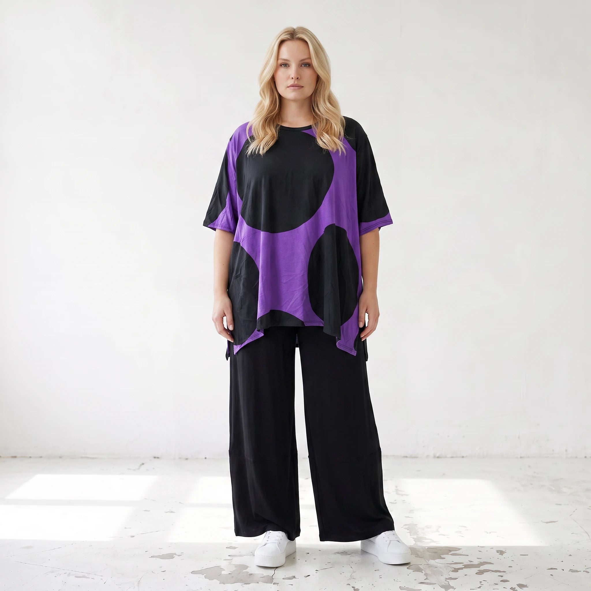 Damen Shirt Lagenlook Baumwolle Lila/Schwarz, A-Linie, Kurzarm, Seitenschlitze, Oversize große Größen – Funky Diva