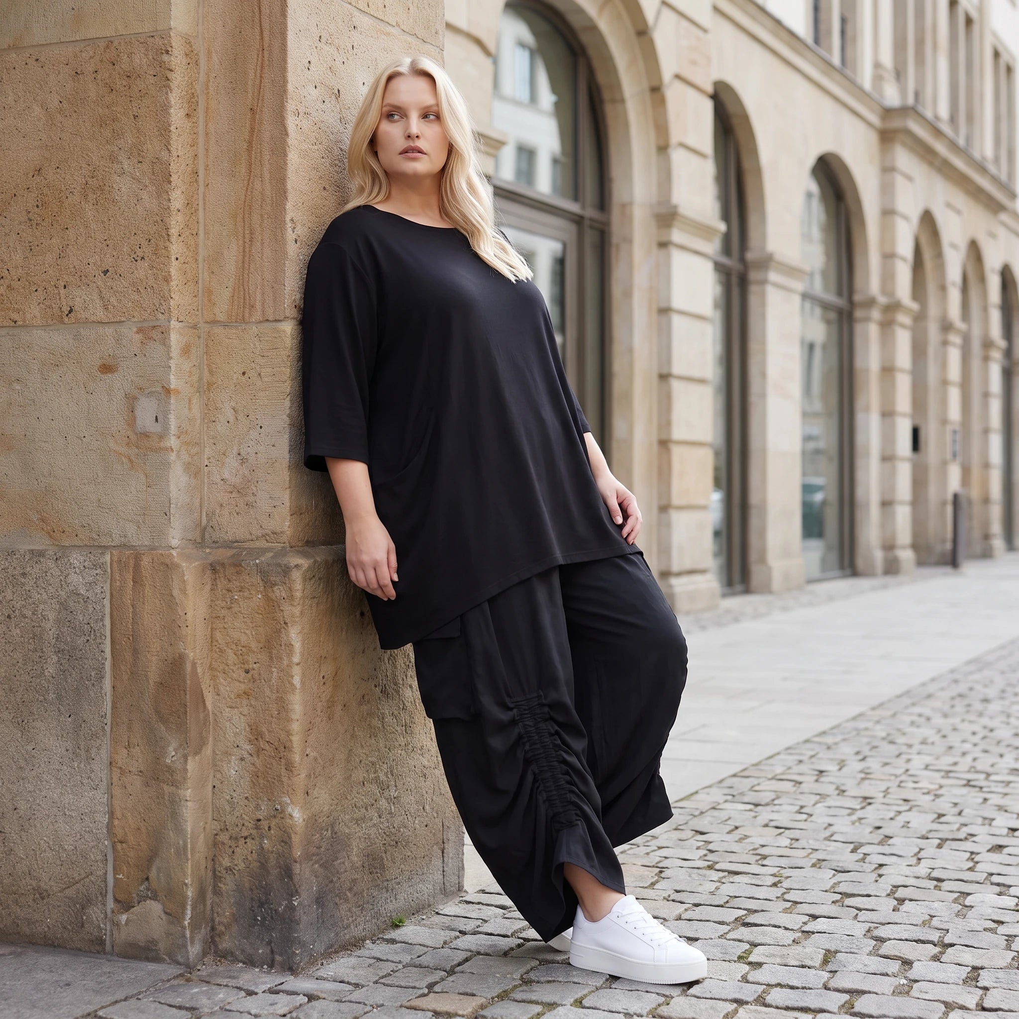 Damen Hose Lagenlook Lyocell Schwarz, Ballonschnitt, Flügeltaschen, Oversize große Größen – AKH Premium