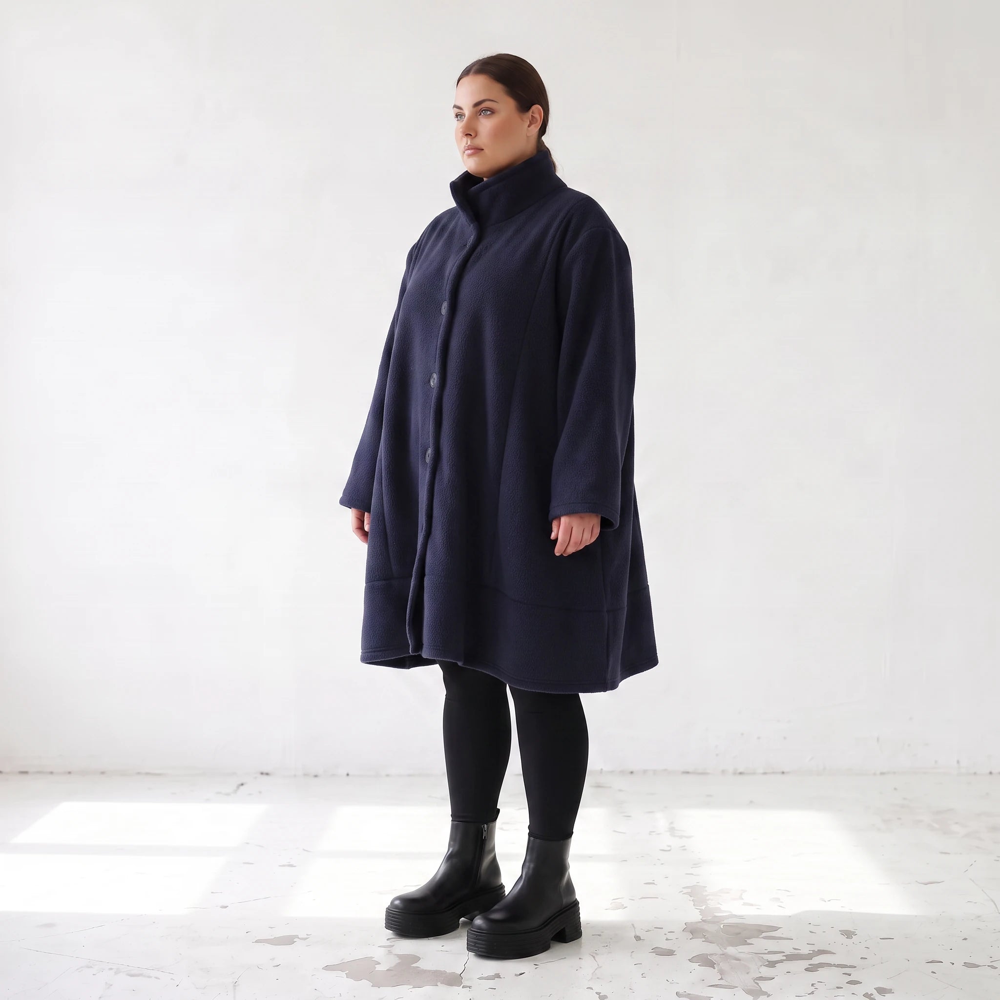Marine Teddyjacke aus Flauschstoff in A-Linie mit Kellerfalte am Rücken warm und weich
