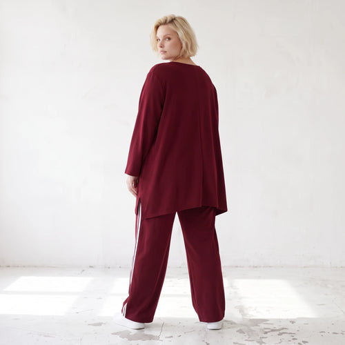 Bordeaux Langarmshirt in A-Linie aus French Terry mit Außennähten und Grafikprintdetail