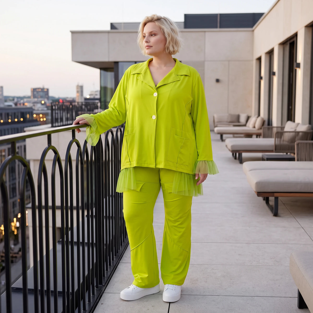 Limette Travellerbluse in A-Linie mit Hemdkragen locker fallend formstabil bequem sanft