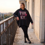 Schwarzer Kapuzenpulli mit Leo Print aus softem French Terry mit Kapuze Seitentaschen