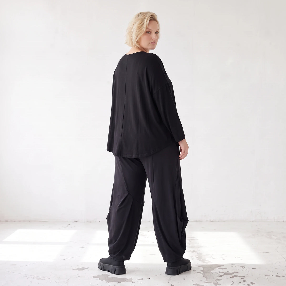 Ballonhose aus Slinky mit Stretch weites Bein als Schlupfhose fließend und elegant edel