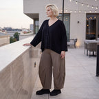 Ballonhose in Camel aus Slinkystoff mit Stretch in weiter Form für Alltag und Büro Look