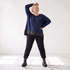 Wintershirt in Navy aus Strick mit Stretch Memorytaft Seitenschlitzen und Zipfelsaum