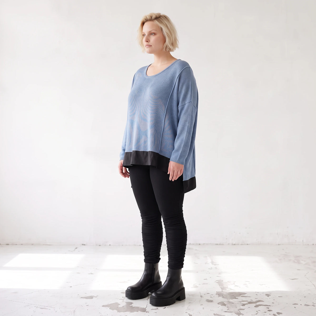 Strickpullover aus Baumwolle weich und warm mit Vokuhila Schnitt und Seitenschlitzen