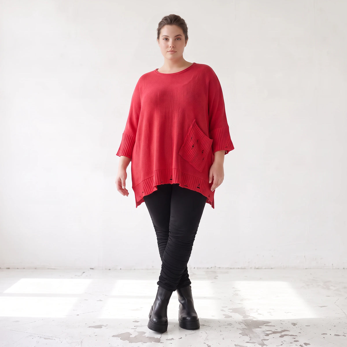 Warmes rotes Strickshirt in A-Linie aus weicher dehnbarer Stretchware mit Destroyedoptik