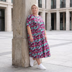 Jerseykleid aus weichem Jersey mit Ballonschnitt Rundhalsausschnitt und kurzen Ärmeln