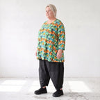 Shirt in A-Linie aus Stretchjersey mit grünem Multimuster luftig und locker fallend
