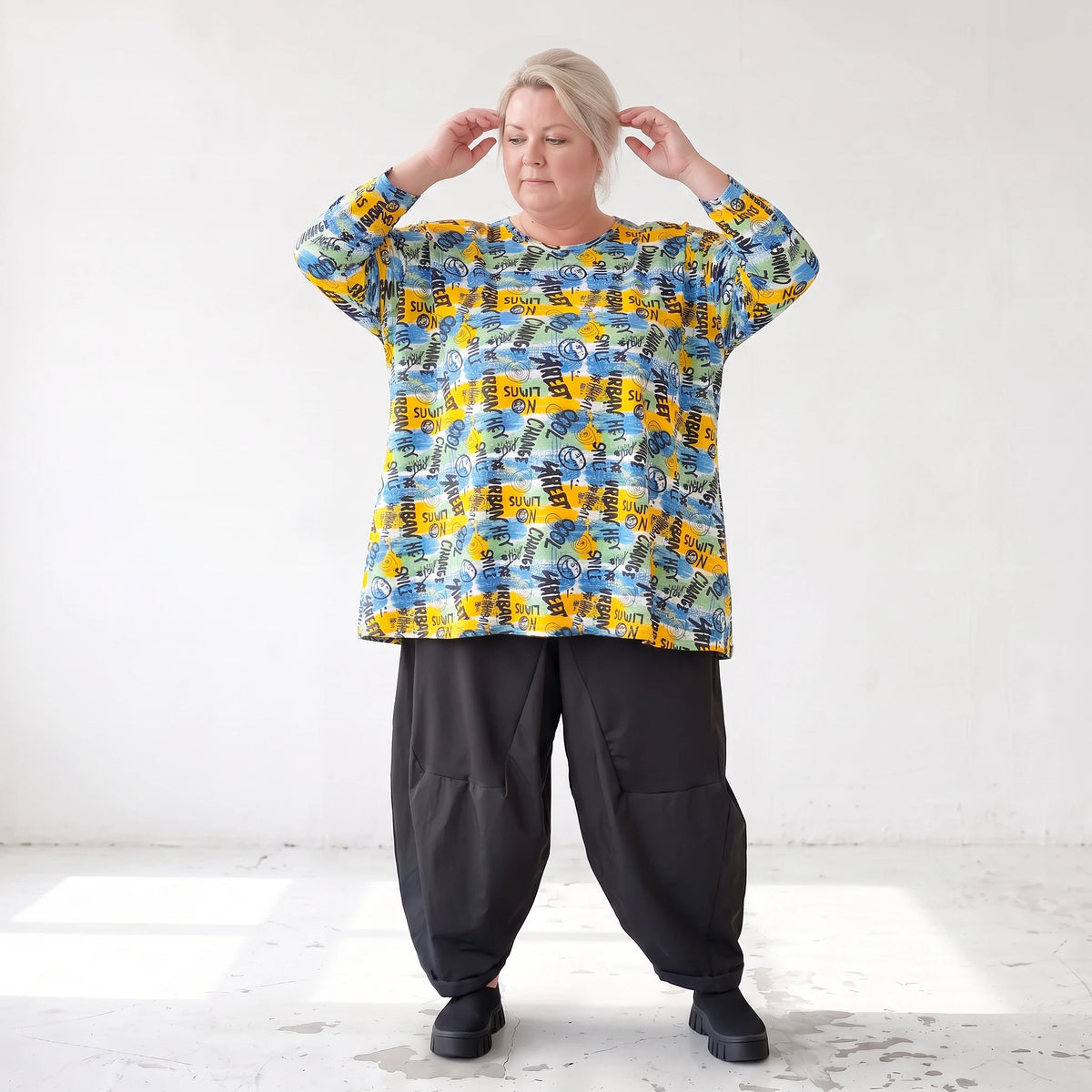 Jerseyshirt in Gelb/Multi mit Rundhalsausschnitt in A-Linie und 7/8-Arm lässig