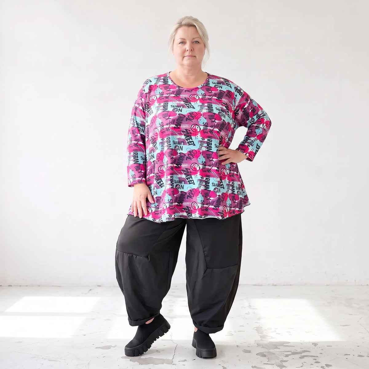Jerseyshirt in Lila/Multi mit Rundhalsausschnitt A-Linie und 7/8-Arm in Stretchqualität
