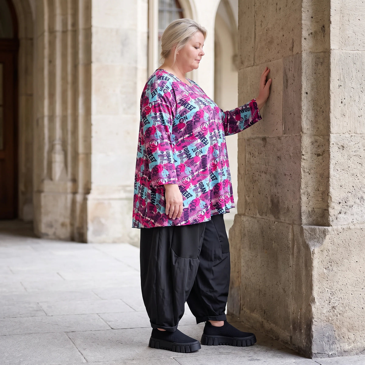 Jerseyshirt in Lila/Multi mit Rundhalsausschnitt A-Linie und 7/8-Arm in Stretchqualität