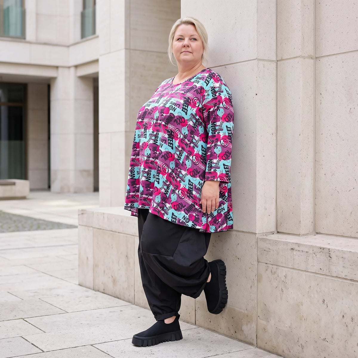 Jerseyshirt in Lila/Multi mit Rundhalsausschnitt A-Linie und 7/8-Arm in Stretchqualität