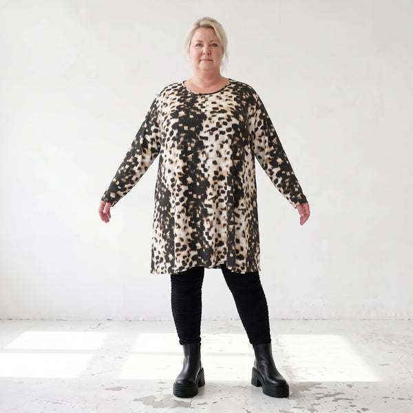 Langarmshirt in Braun/Weiß aus Viskosetwill in A-Linie mit Rundhalsausschnitt Taschen
