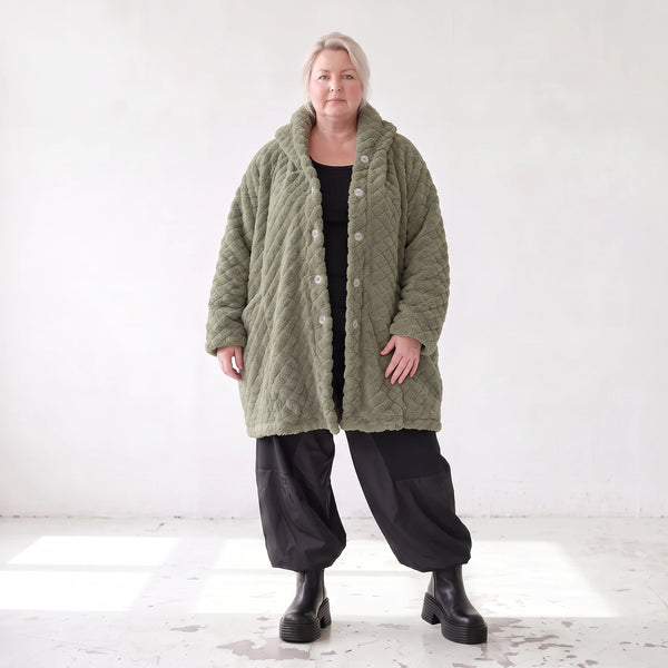Flauschige khaki Teddyjacke im Ballonschnitt mit Kapuze und tiefen Taschen warm weich